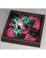 Load image into Gallery viewer, Hatsune Miku Figure World is Mine Supercell Brown Ver. 1/7 Scale Goodsmile