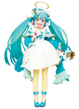 Load image into Gallery viewer, Piapro Figure Hatsune Miku 2nd Season Winter Ver. Taito
