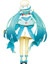 Load image into Gallery viewer, Piapro Figure Hatsune Miku 2nd Season Winter Ver. Taito
