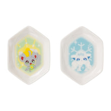 Load image into Gallery viewer, Pokemon Plate Set Minccino &amp; Alolan Vulpix Shinka no Ishi Pokemon Center
