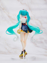 Load image into Gallery viewer, Piapro Figure Hatsune Miku Princess Wonderland Snow White Ver. Taito
