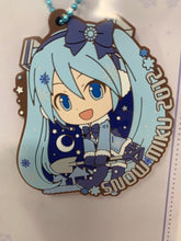 Load image into Gallery viewer, Hatsune Miku Keychain Snow Miku 2010-2013 E Prize Ichiban Kuji
