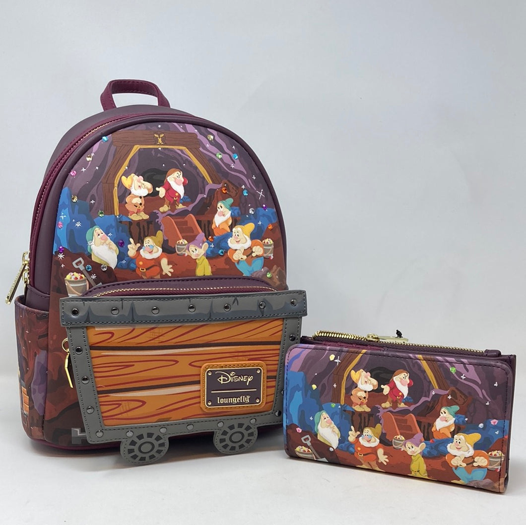 Exclusive - Snow White and the Seven Dwarfs Doc Mini Backpack